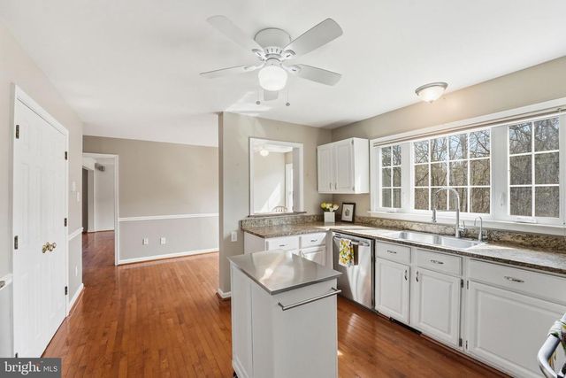 8277 LOCK LN, Warrenton, VA 20186