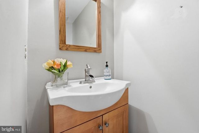 8277 LOCK LN, Warrenton, VA 20186