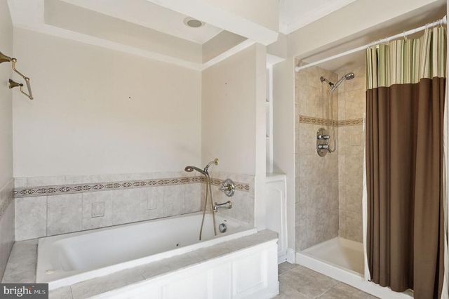 8277 LOCK LN, Warrenton, VA 20186