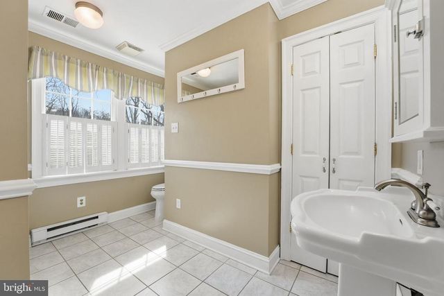 8277 LOCK LN, Warrenton, VA 20186