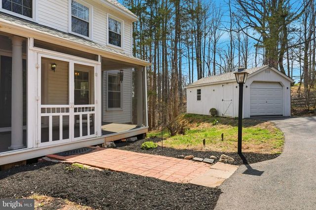 8277 LOCK LN, Warrenton, VA 20186