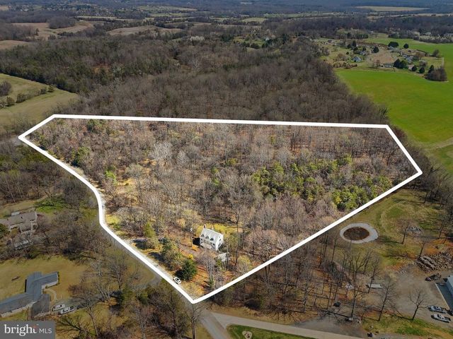 8277 LOCK LN, Warrenton, VA 20186