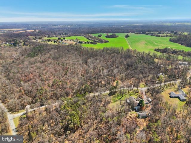 8277 LOCK LN, Warrenton, VA 20186