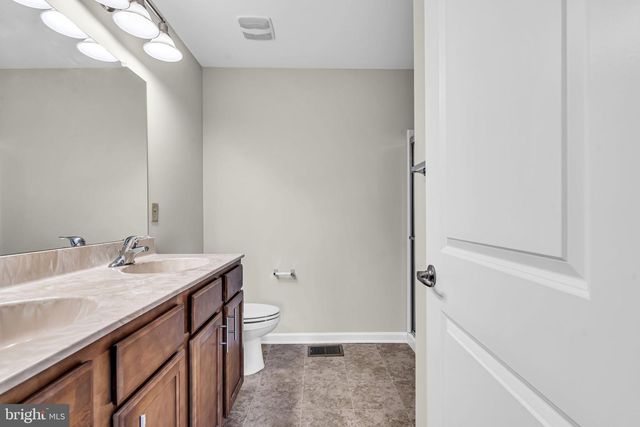 1 ROWAND WAY E, Clementon, NJ 08021