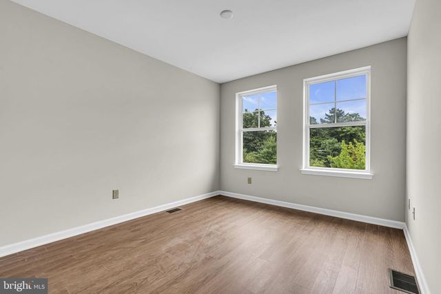 1 ROWAND WAY E, Clementon, NJ 08021