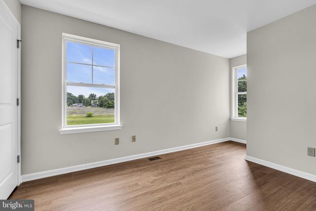 1 ROWAND WAY E, Clementon, NJ 08021