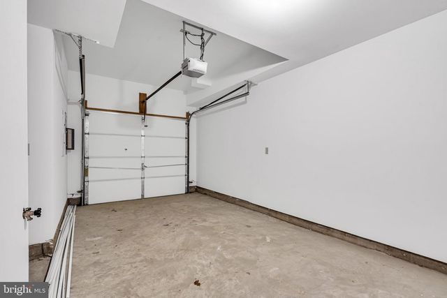 1 ROWAND WAY E, Clementon, NJ 08021