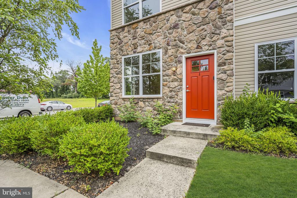 1 ROWAND WAY E, Clementon, NJ 08021