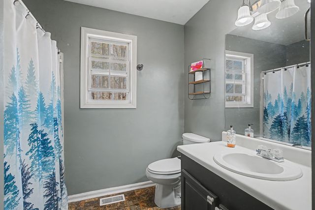 4016 Bentle Dr, Westmoreland, TN 37186