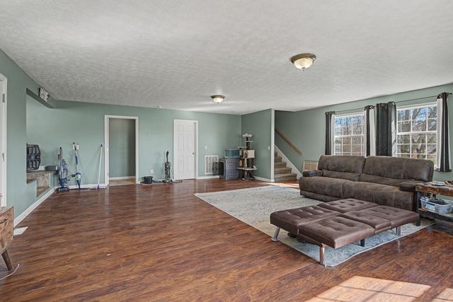 4016 Bentle Dr, Westmoreland, TN 37186