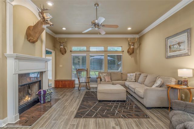 100 Preston Bay Circle, Benton, LA 71006