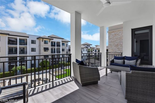 1035 3rd AVE S 406, Naples, FL 34102