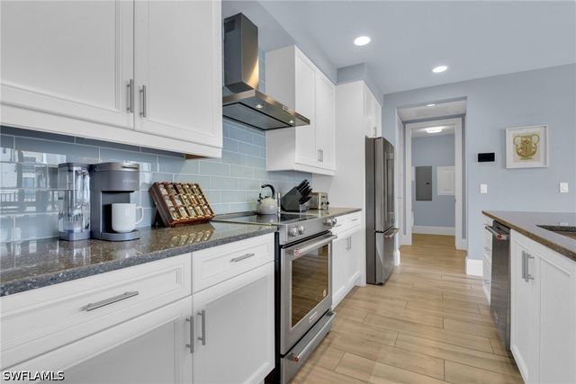 1035 3rd AVE S 406, Naples, FL 34102