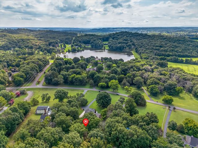 12 Diemer Rd, Fayetteville, TN 37334