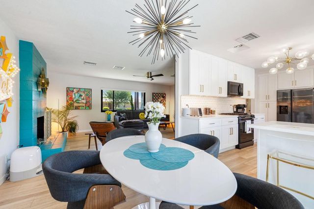 2227 Paseo Roseta, Palm Springs, CA 92262