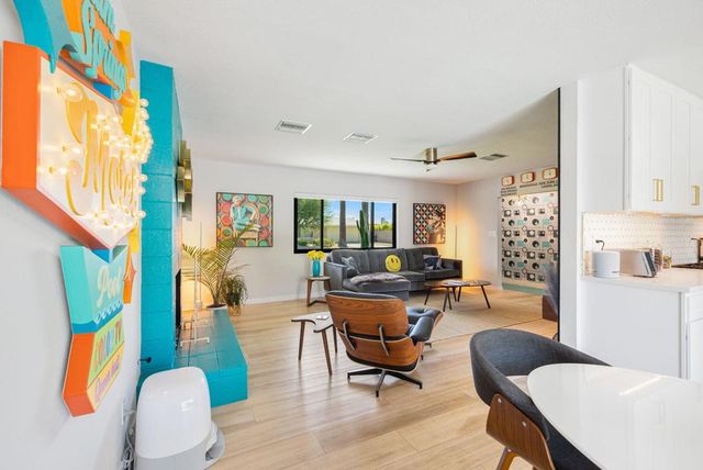 2227 Paseo Roseta, Palm Springs, CA 92262