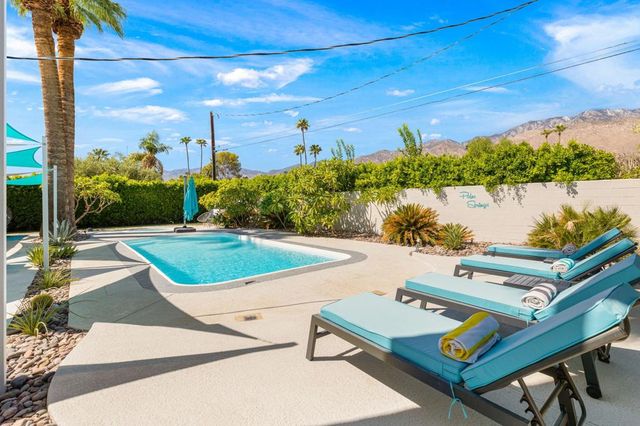 2227 Paseo Roseta, Palm Springs, CA 92262