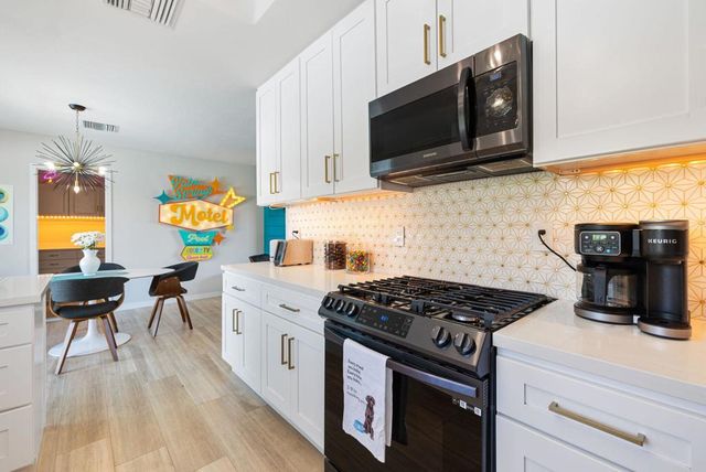 2227 Paseo Roseta, Palm Springs, CA 92262