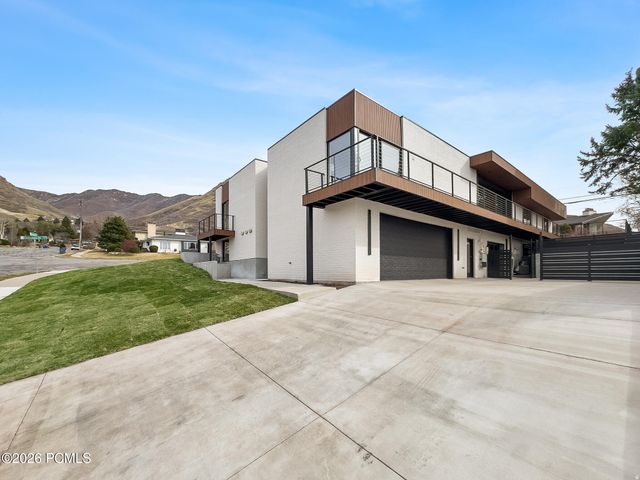 1332 S Canterbury Drive, Salt Lake City, UT 84108