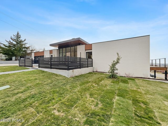1332 S Canterbury Drive, Salt Lake City, UT 84108