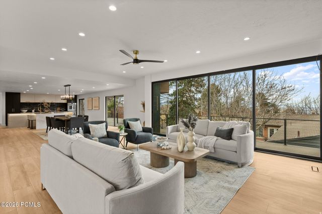 1332 S Canterbury Drive, Salt Lake City, UT 84108