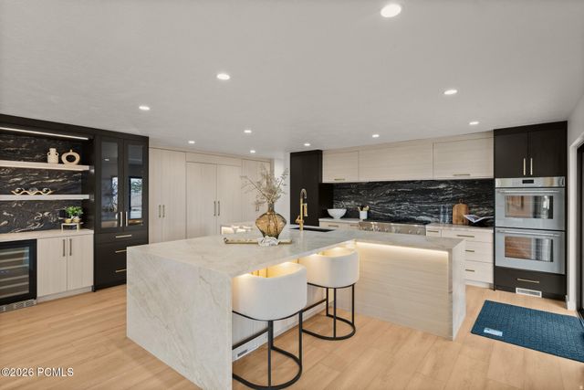 1332 S Canterbury Drive, Salt Lake City, UT 84108