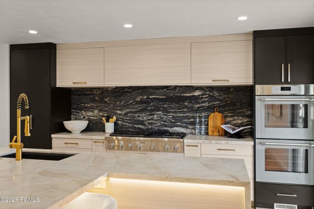 1332 S Canterbury Drive, Salt Lake City, UT 84108