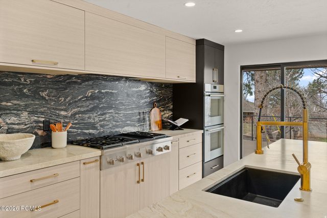 1332 S Canterbury Drive, Salt Lake City, UT 84108