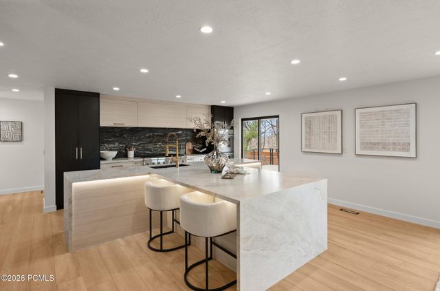 1332 S Canterbury Drive, Salt Lake City, UT 84108