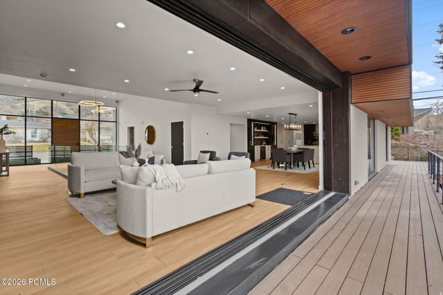 1332 S Canterbury Drive, Salt Lake City, UT 84108