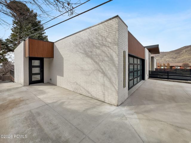 1332 S Canterbury Drive, Salt Lake City, UT 84108