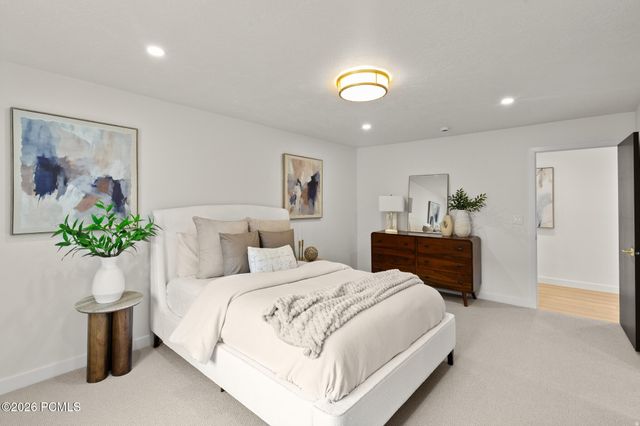 1332 S Canterbury Drive, Salt Lake City, UT 84108