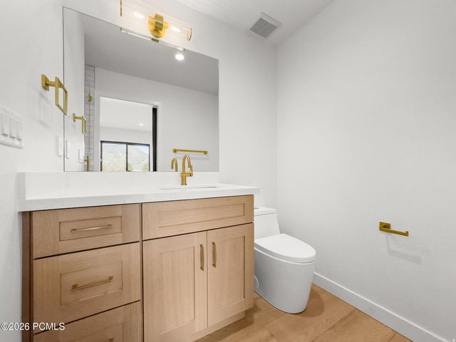 1332 S Canterbury Drive, Salt Lake City, UT 84108