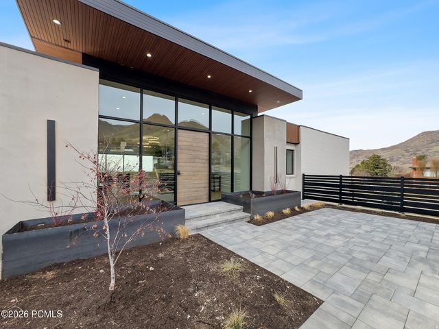 1332 S Canterbury Drive, Salt Lake City, UT 84108