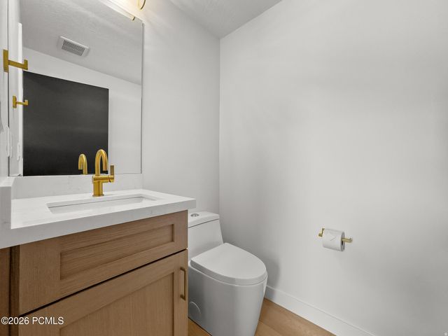 1332 S Canterbury Drive, Salt Lake City, UT 84108