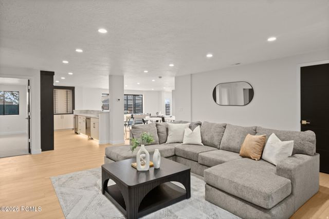 1332 S Canterbury Drive, Salt Lake City, UT 84108