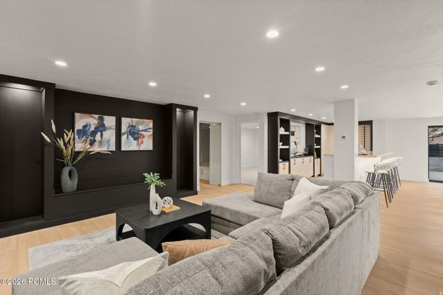 1332 S Canterbury Drive, Salt Lake City, UT 84108