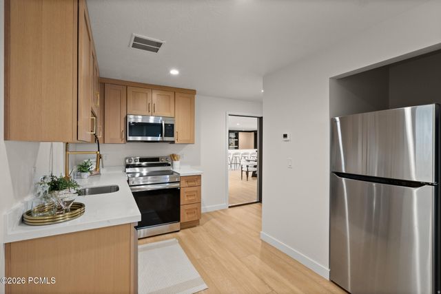 1332 S Canterbury Drive, Salt Lake City, UT 84108