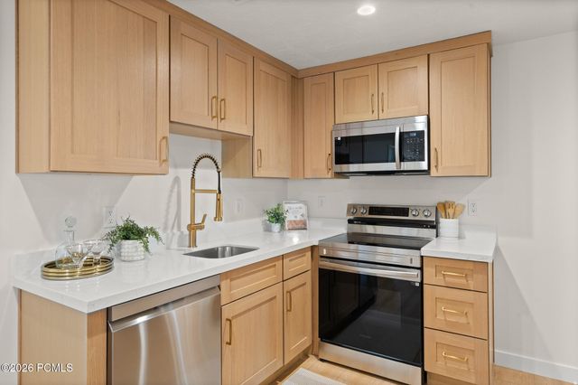 1332 S Canterbury Drive, Salt Lake City, UT 84108