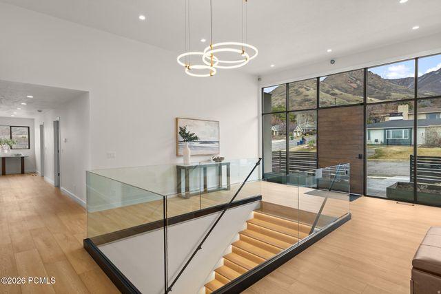 1332 S Canterbury Drive, Salt Lake City, UT 84108