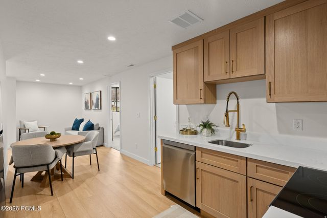 1332 S Canterbury Drive, Salt Lake City, UT 84108