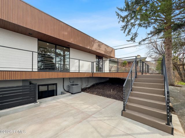 1332 S Canterbury Drive, Salt Lake City, UT 84108