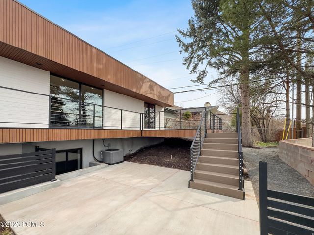 1332 S Canterbury Drive, Salt Lake City, UT 84108