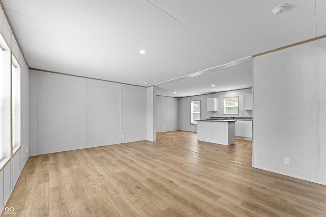 2177 N 4th Street, Seelyville, IN 47803