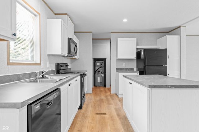 2177 N 4th Street, Seelyville, IN 47803