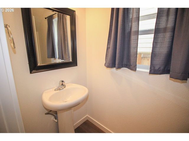 842 S 22ND Ave, Cornelius, OR 97113