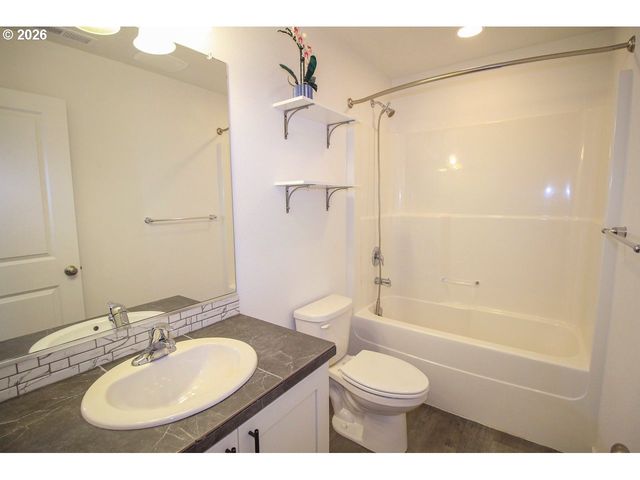 842 S 22ND Ave, Cornelius, OR 97113