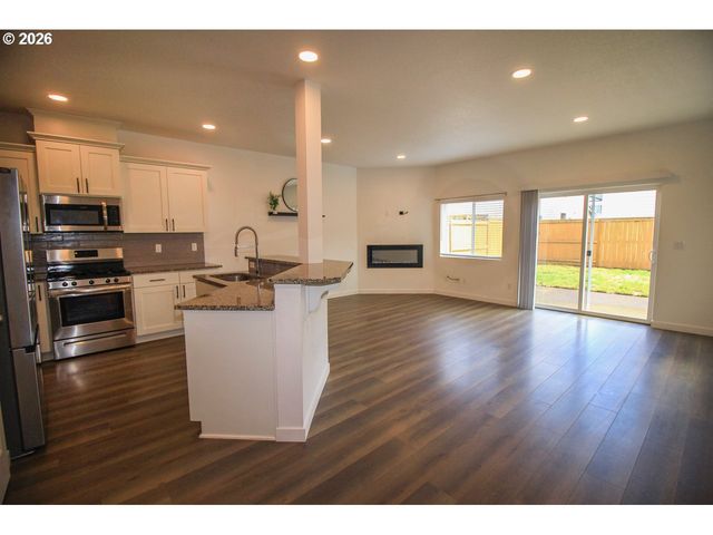 842 S 22ND Ave, Cornelius, OR 97113