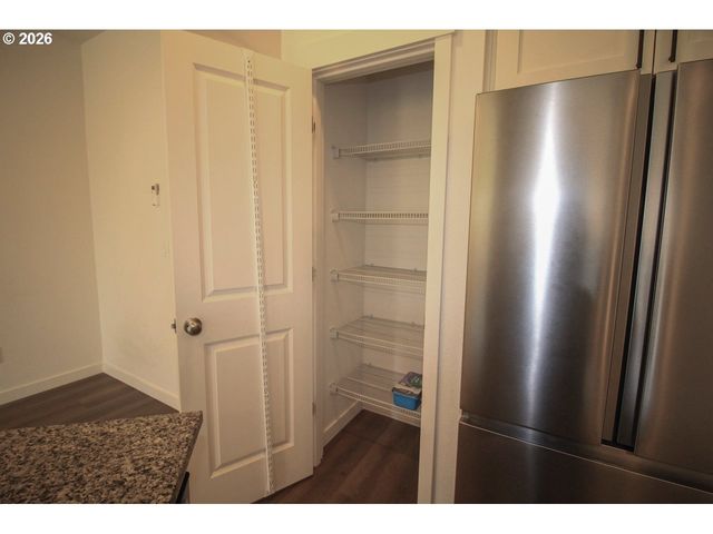 842 S 22ND Ave, Cornelius, OR 97113