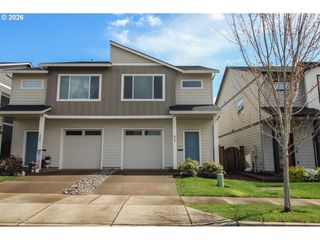 842 S 22ND Ave, Cornelius, OR 97113